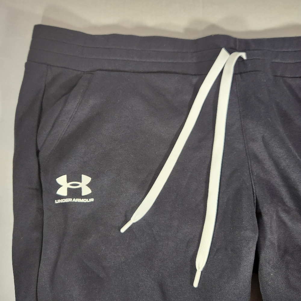 NWT Women's Under Armour Rival Fleece Joggers - Picture 2 of 9